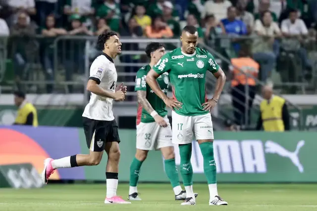 Palmeiras perde para o Atlético-MG no Nubank Parque e mantém liderança isolada