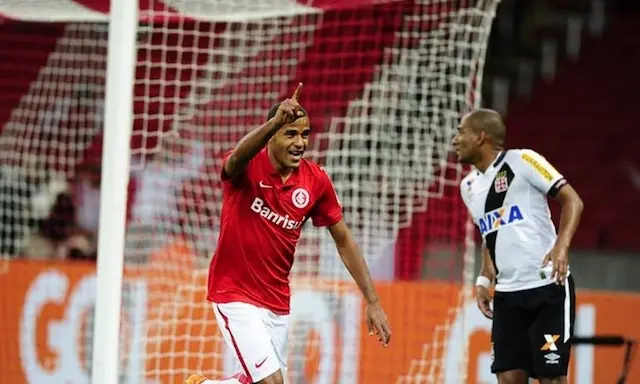 Internacional comemora gol contra o Vasco